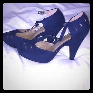 ModCloth Refreshed Zest T-Strap Heel in Navy